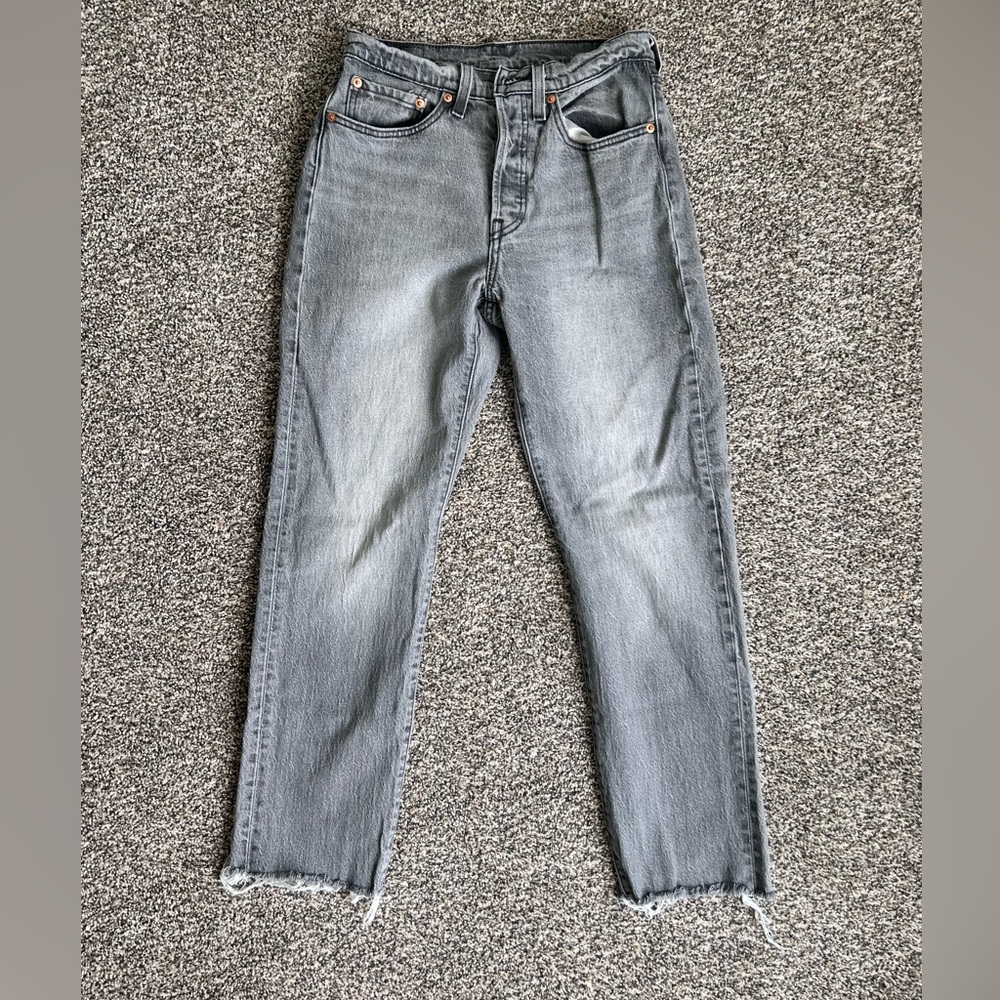 Levi’s 501 Gray Relaxed Tapered Jeans W26 L30 Raw Hem